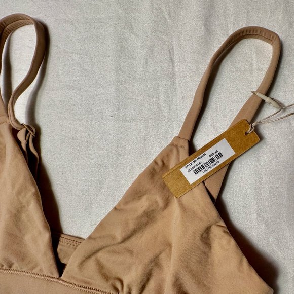 SKIMS - Fits Everybody Triangle Bralette | Size: X-SMALL | Color: CLAY | NWT/NEW - Picture 7 of 9